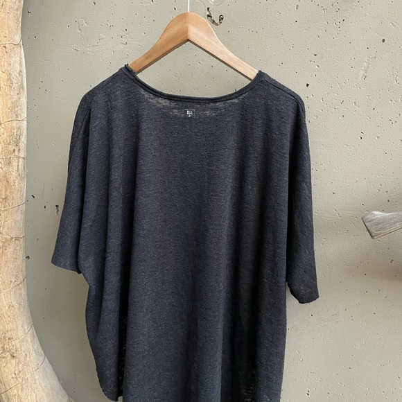 Relaxed Billabong Top - Picture 2 of 3